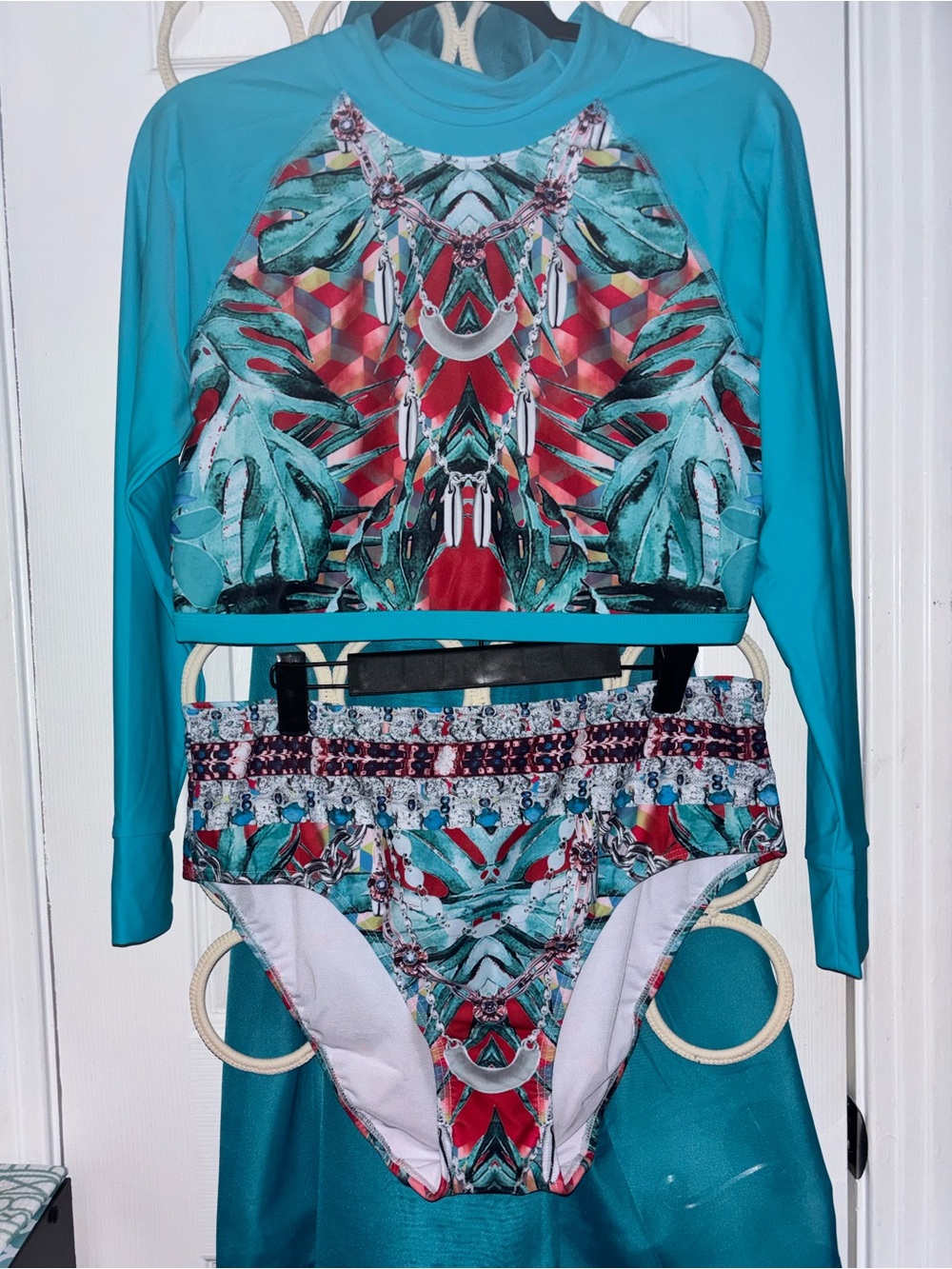 NWT VENUS Turquoise & Red Floral-Print Long-Sleeve Rashguard Two-Piece Swim Set